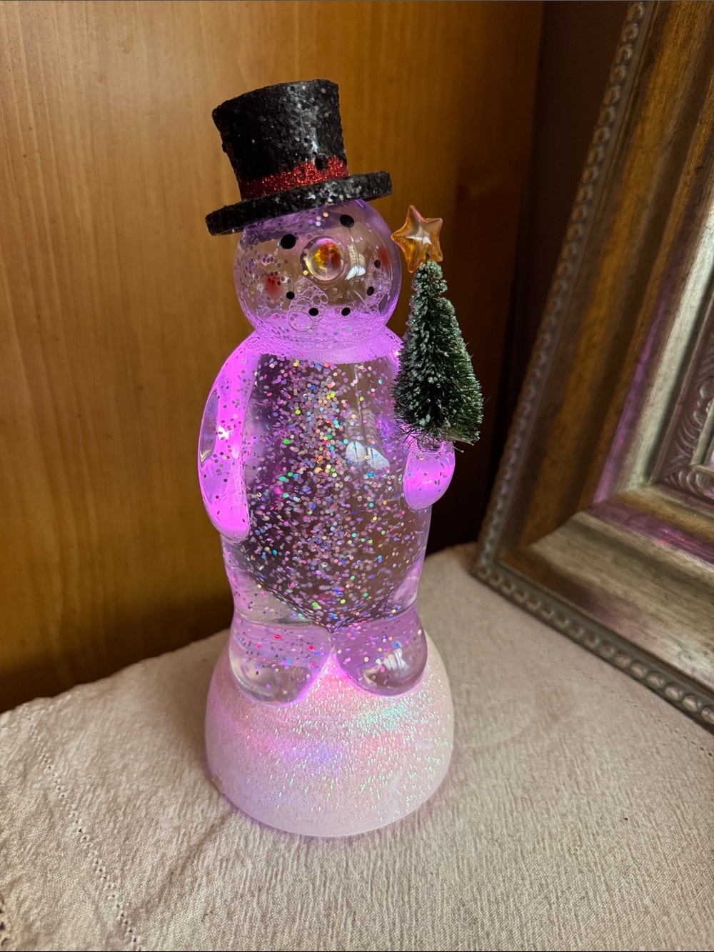 Beautiful Vintage Snowman Clear Glitter Changing Lights Battery Op. Snow Globe